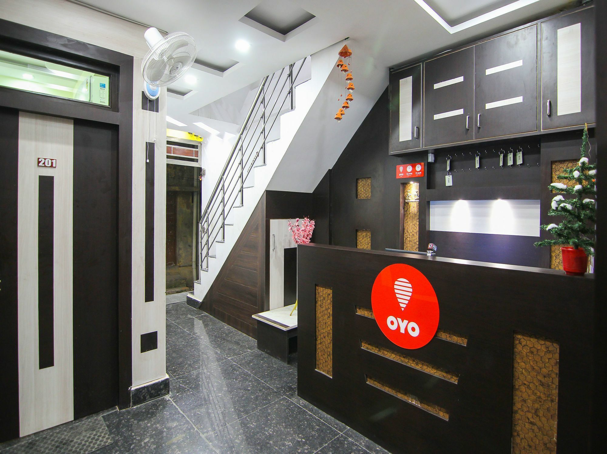 Oyo 12446 Shree Sai Guest House Prayagraj Bagian luar foto